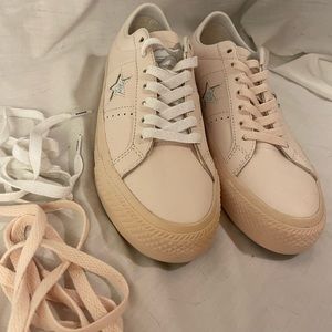 One star Converse| size 10 w